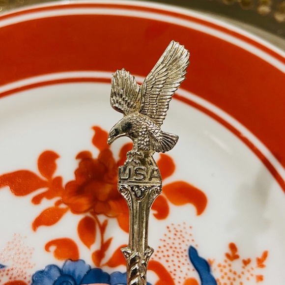 S14-Vintage Silverplate 1987 Blue Delft Eagle USA Land of the Free Spoon - Picture 5 of 8